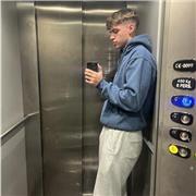 Me defino un chico simpático agradable y empatico y me encanta ayudar a los demás